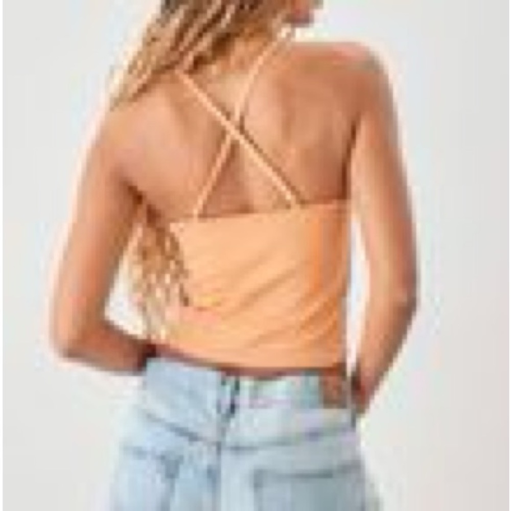 AE Convertible Tank Top - Picture 4 of 13